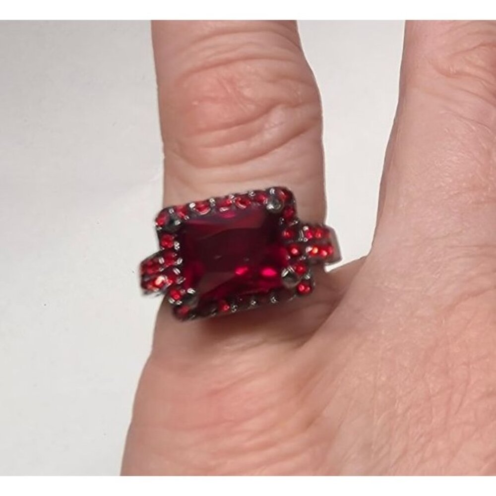 New Dark Gun Metal Tone Ring‎ Sz 7 Red Stone Halo Rhinestones Gothic Formal Gift